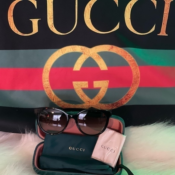 GUCCI 55MM ROUND BLACK FRONT GREEN SIDE RACING STRIPES GG SUNGLASSES - Picture 1 of 11